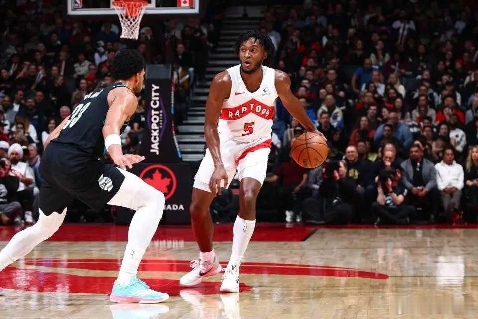 杨瀚森仍未登场开拓者末节反扑失绝平三分惜败猛龙北京时间12月3日，NB