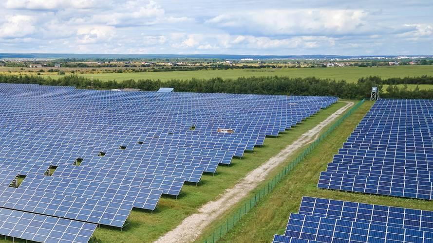 韩媒：美国对印度产太阳能产品征收126%的关税！3月28日，韩国媒体《News