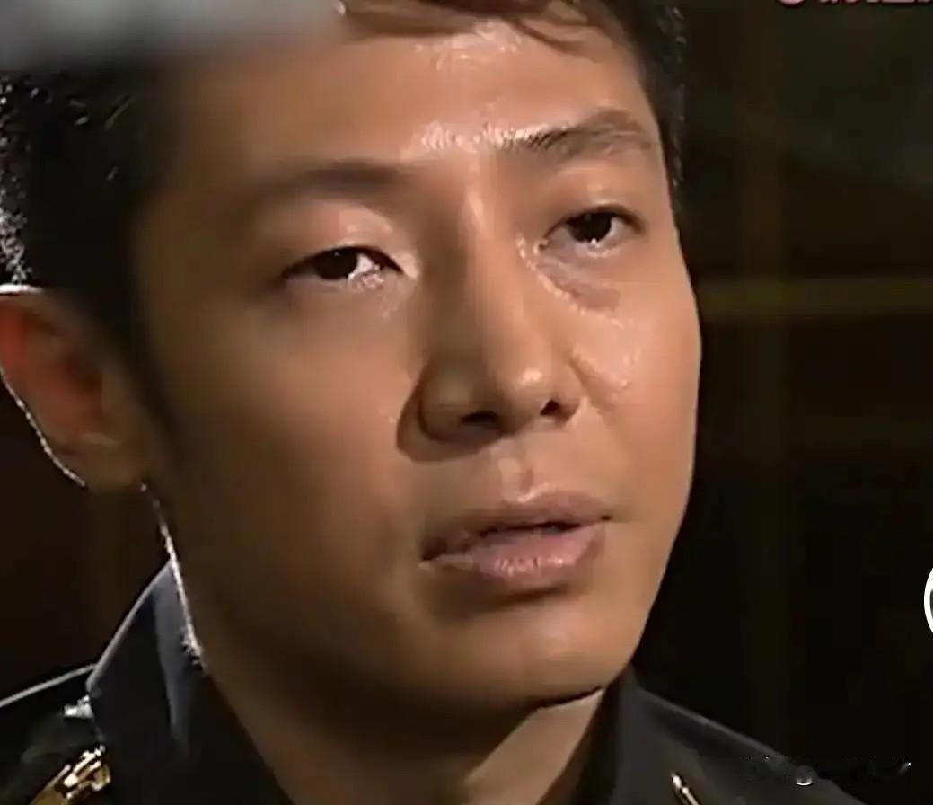 撒贝宁最近的一段采访，让不少网友都破防了他说，自己最后悔的一件事，就是把父母从