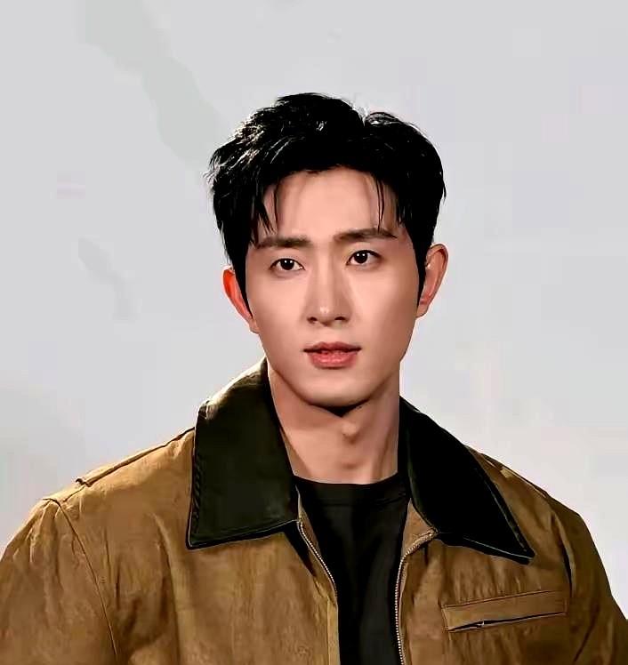 最近被王凯沐迷的五迷三道的。为了戒断，火速去看小孩叔的剧。我现在看刘萧旭的剧