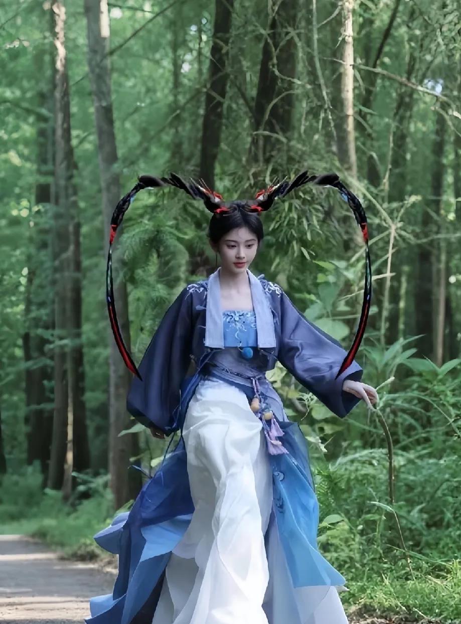 这是谁给鞠婧祎设计的头？像哪个小动物成精了…如此天才的人到底是谁？我真的想见识见