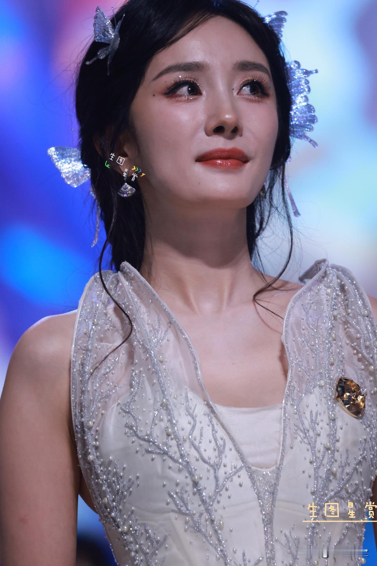 杨幂王者荣耀十周年仙女下凡亮闪闪的美幂全是惊叹明星