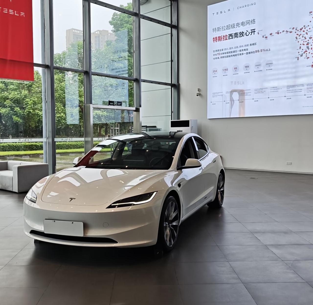 车越重越安全?清华教授：这是严重的安全误区！看来之前特斯拉嘲讽国产电车不无道