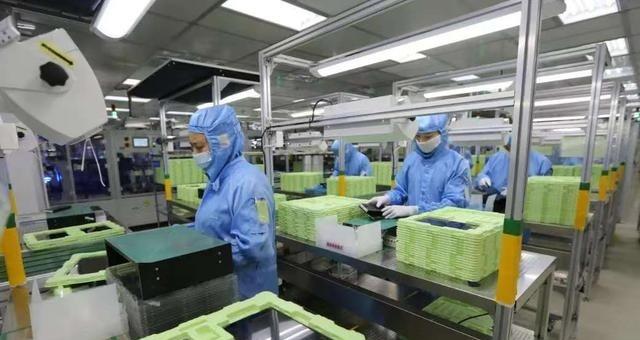 中国刚取消2550亿的芯片订单，欧美那边的光刻机就纷纷停工，现在轮到他们犯愁了：