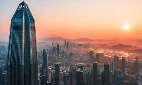 关税战的最坏结果，无非是70000多家美企全部搬厂撤走，每年损失6000亿美元营