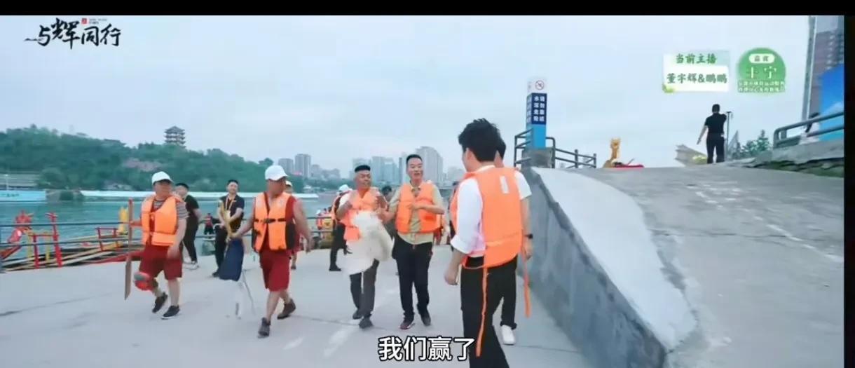 真替董宇辉着急，“董董”大概率是教不会了！与辉同行主播多位，但董董的争议声比较
