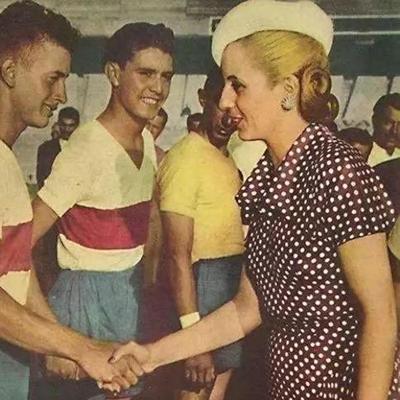 伊娃·庇隆（EvaPerón）于1952年去世，年仅33岁。她那具经甘油防腐处