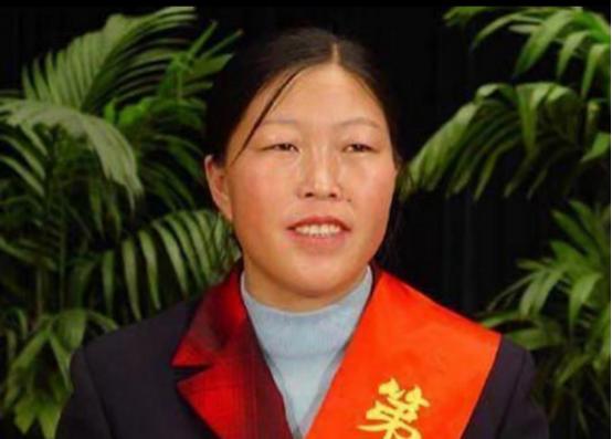 1985年，陕西一父亲逼着19岁的女儿嫁给恩人的儿子，女儿哭闹7天，忽然放弃逃跑