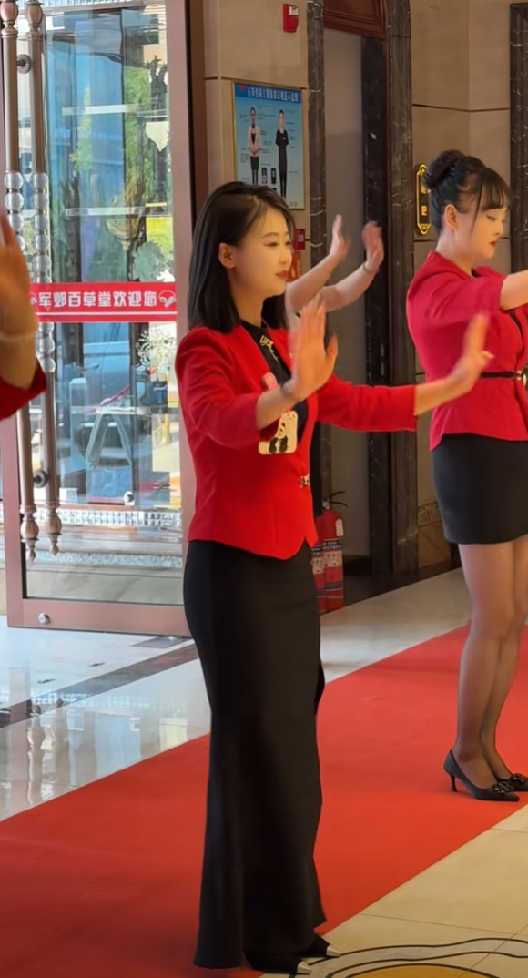 这应该属于店里的店花了吧！