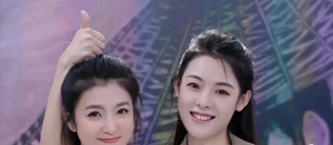 陈丽君前脚接了《祝姑娘》进驻横店，李云霄后脚就在同一个地方开拍《河东小镖师》，两个人的步调重合得像镜