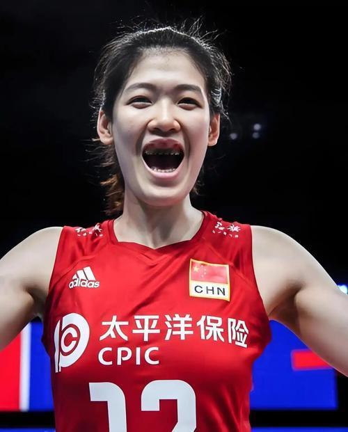 现在的李盈莹似乎没那么高心气了！看到网上曝出意大利米兰女排有意下赛季引援吴梦