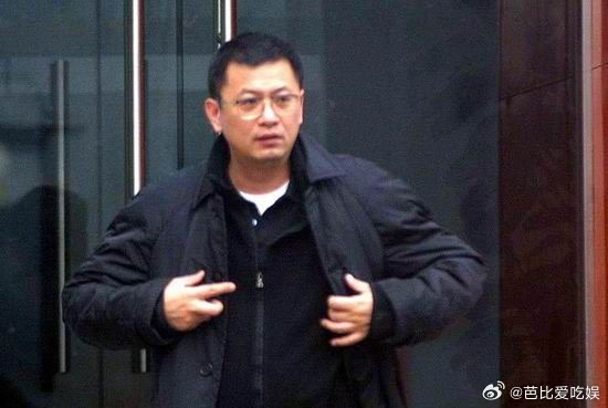 1.王家卫之前在国外拍片，节奏明显不一样，两三个月就能顺利拍完杀青。一回国内拍戏