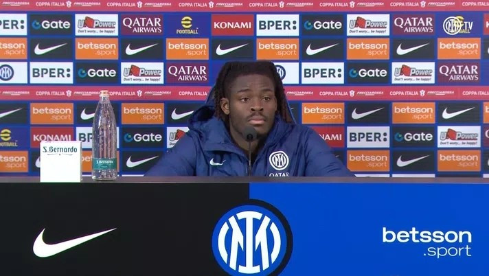 比塞克: 我、阿坎吉和巴斯托尼是最好的防守配置? 你得去问教练