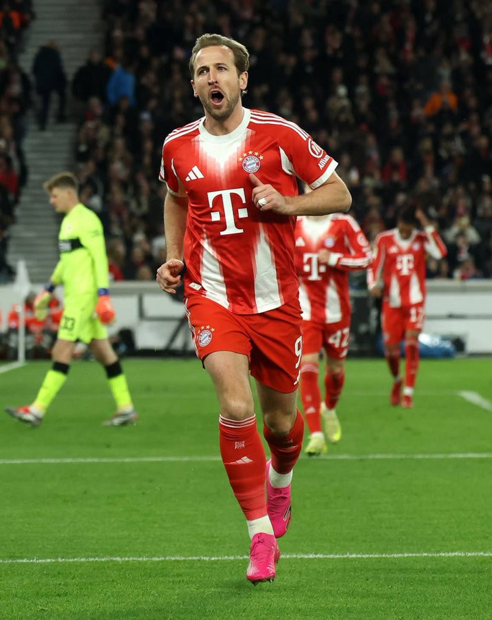 哈里·凯恩在德甲联赛76场比赛中打入79球……今天又上演了帽子戏法。