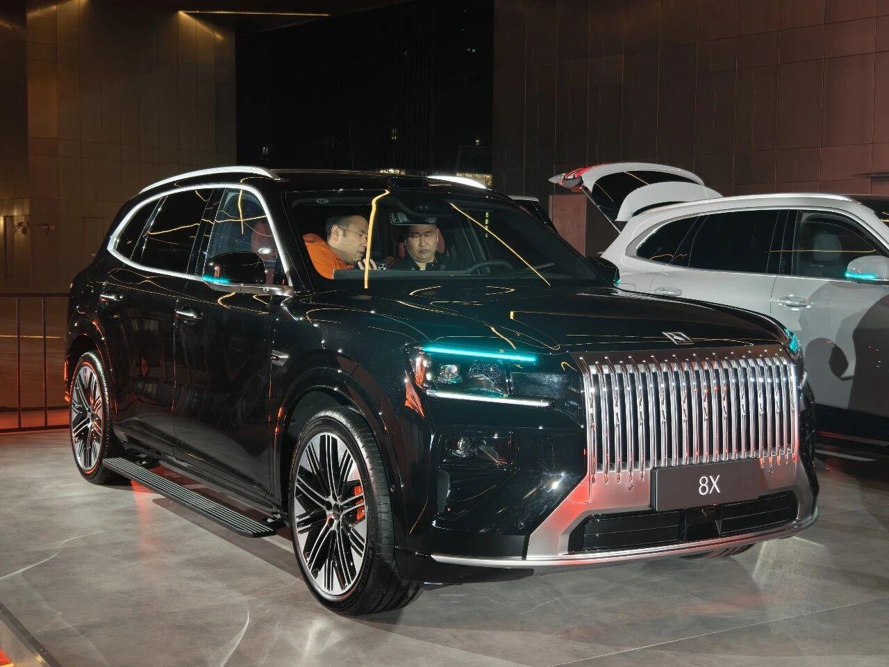 极氪8X下打8系上打X5M，极氪要冲月销3万或许当初极氪9X定价到45万还存在争