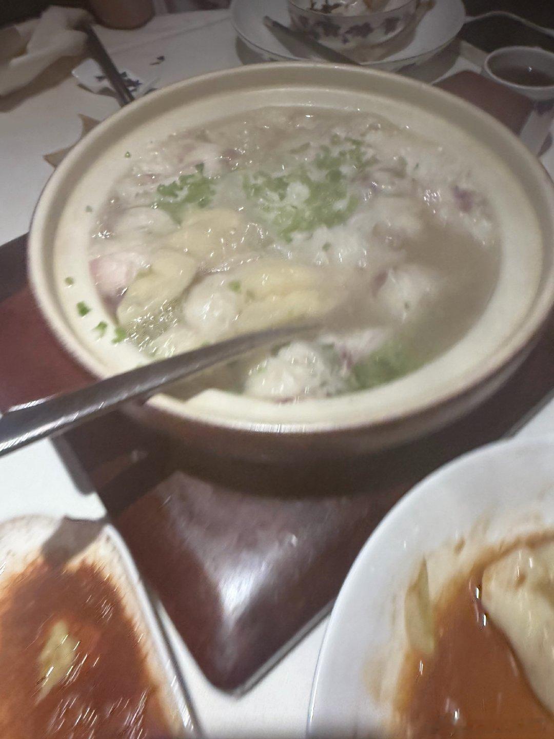 今天临时有事，来深圳，不知道吃什么所以选了炳胜，之前感觉对比广州总店差好多，没想
