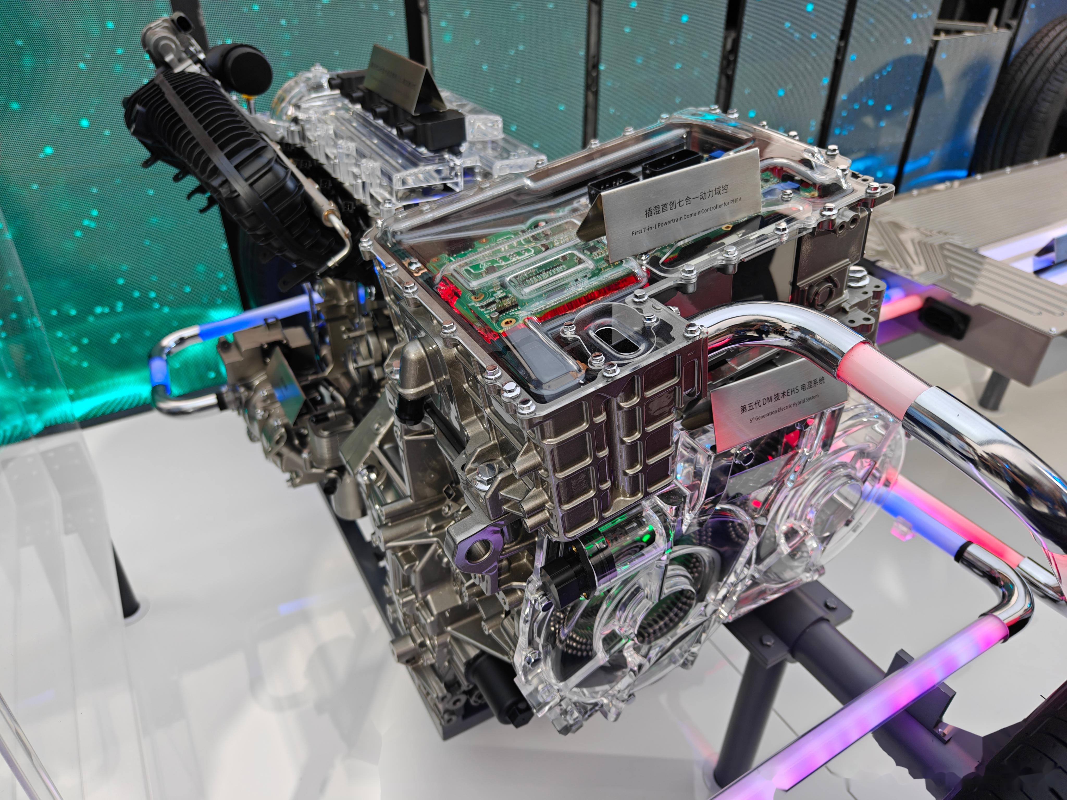 比亚迪被高度赞扬，没啥好破防了！