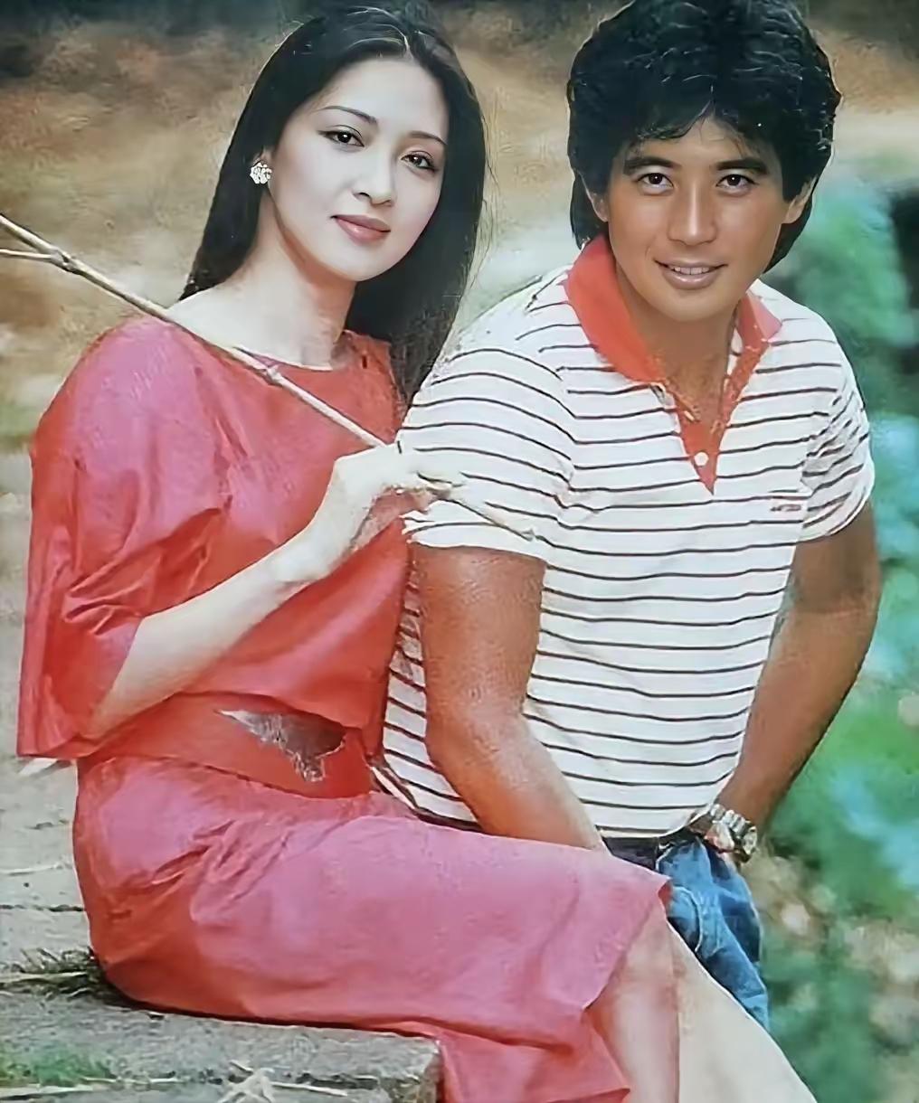 胡因梦和林青霞都是大美人，可胡因梦名气却不如林青霞。从外貌看，胡因梦气质清冷、自