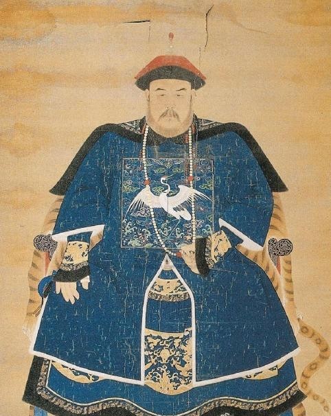 1724年，清军在郭隆寺激战并大败两万喇嘛。清军攻克郭隆寺后，岳钟琪不仅将投降的