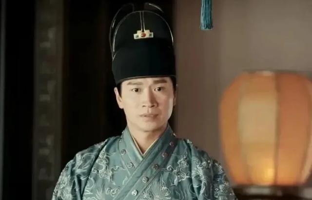 1381年，太子朱标看着问斩名单，惊出一身冷汗，他拿起笔刷刷点点，勾掉了一些人名