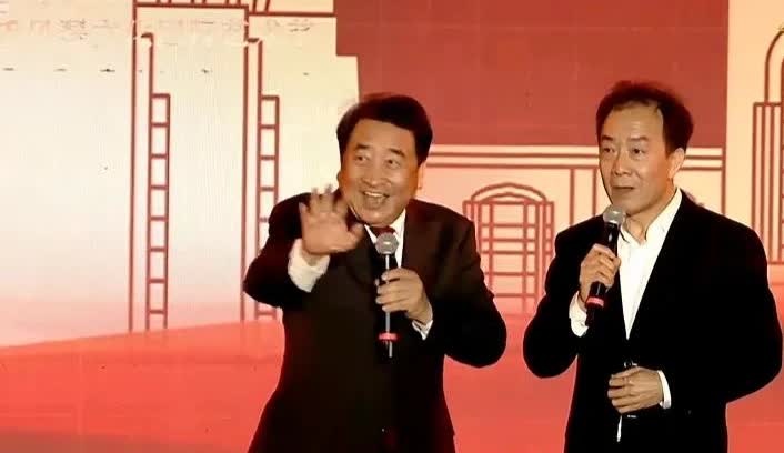 姜昆老师啊，在新疆吃也吃了，喝也喝了，温暖也送了，歌曲也送了，开好发票，差不多得