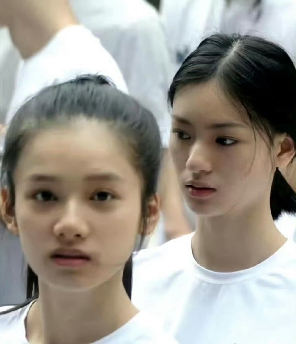 感觉仪皇蛮幸运的，在同学里不算突出，但发展的是最好的​​​