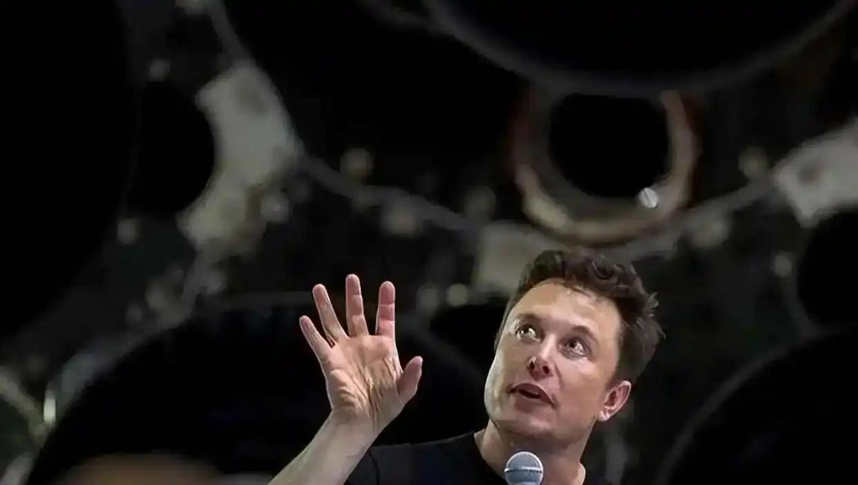 疯了！马斯克预言工作将消亡，12月15日热议。钢铁侠又放大话了！马斯克在印度