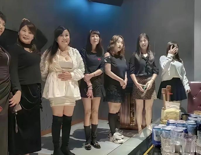刚进KTV遇到这种情况你会怎么选?​​​