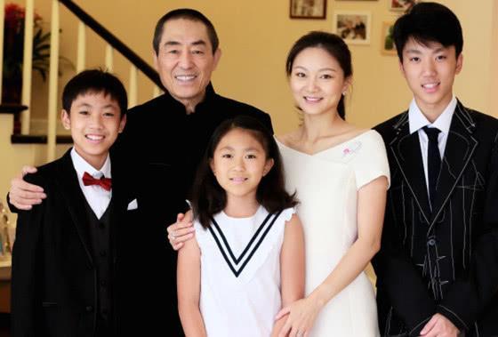 娱乐圈最能生孩子的十大明星第十位：李连杰。他有过两段婚姻，共育有四个女儿，第