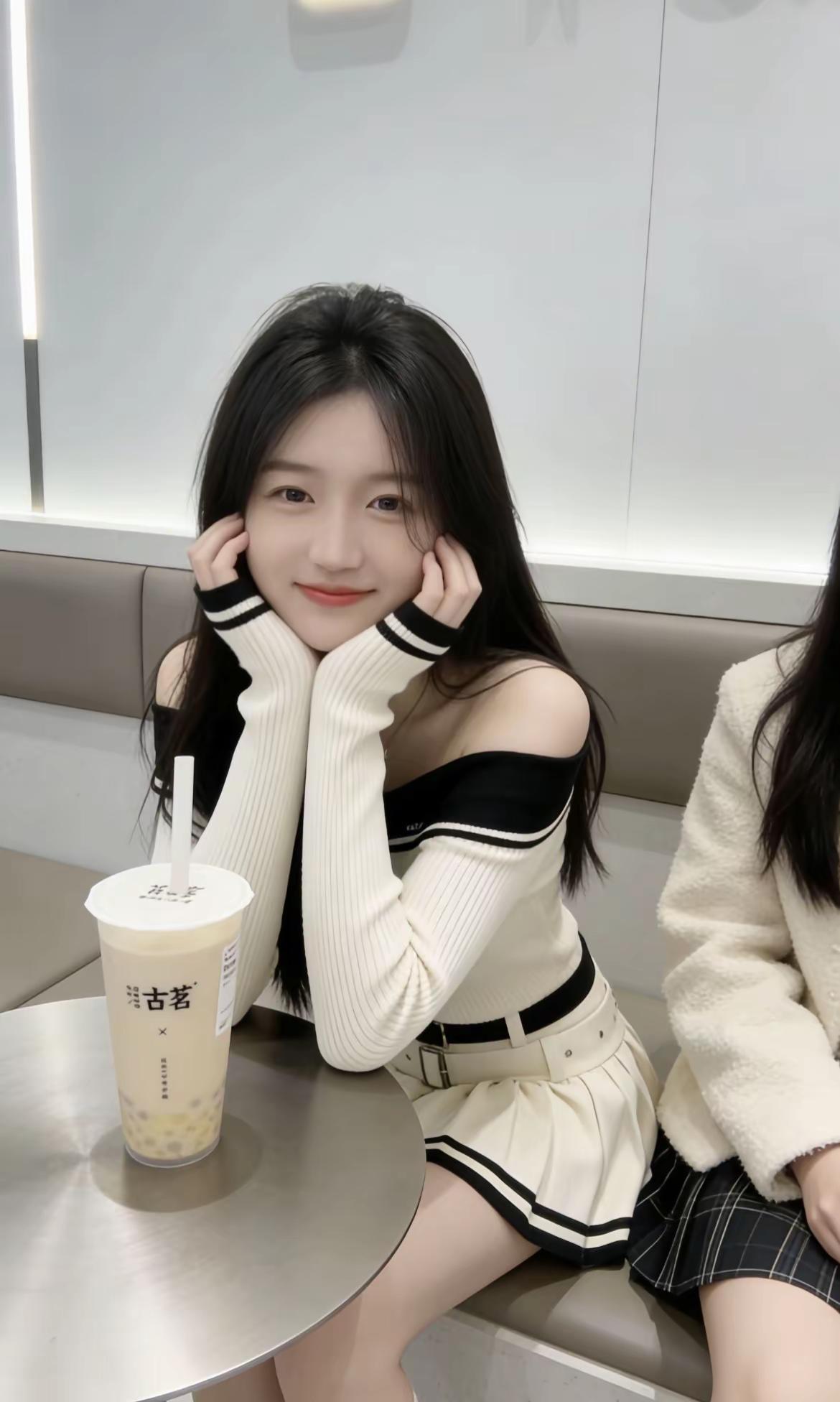 古茗探店｜和闺蜜的甜份时光，都藏在这杯里。不用奔赴远方，在古茗就能拥有治愈系小确