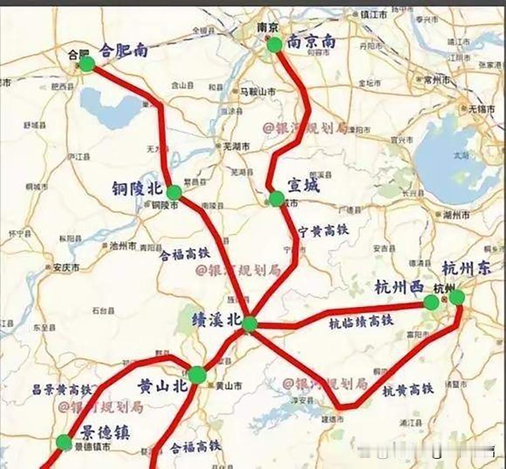 安徽的高铁规划有多牛，你根本想不到，就连安徽山区县城的高铁都有5-6条线路，比很