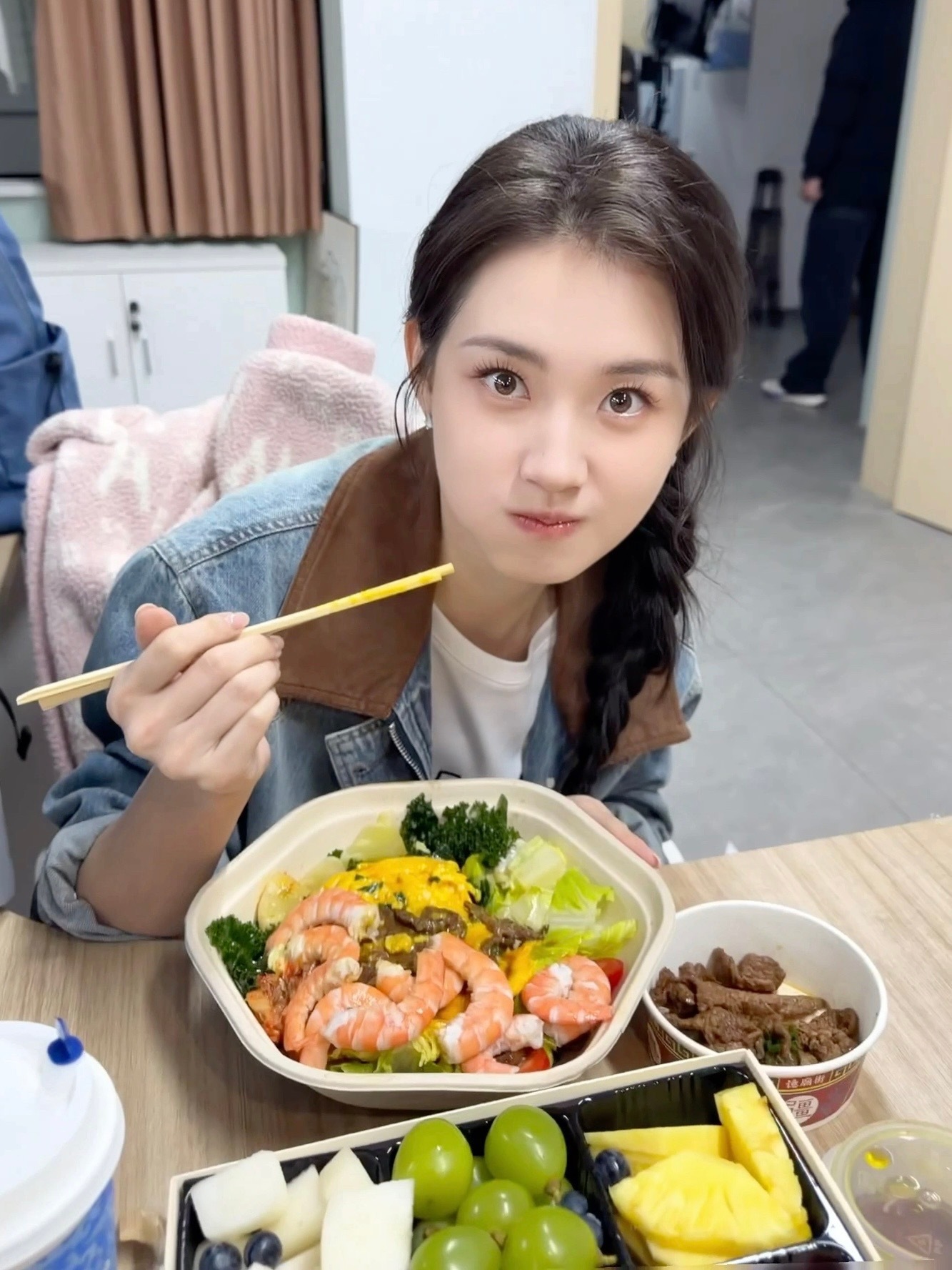 郭宇欣好清新，减肥餐不整点辣椒油吗❗️