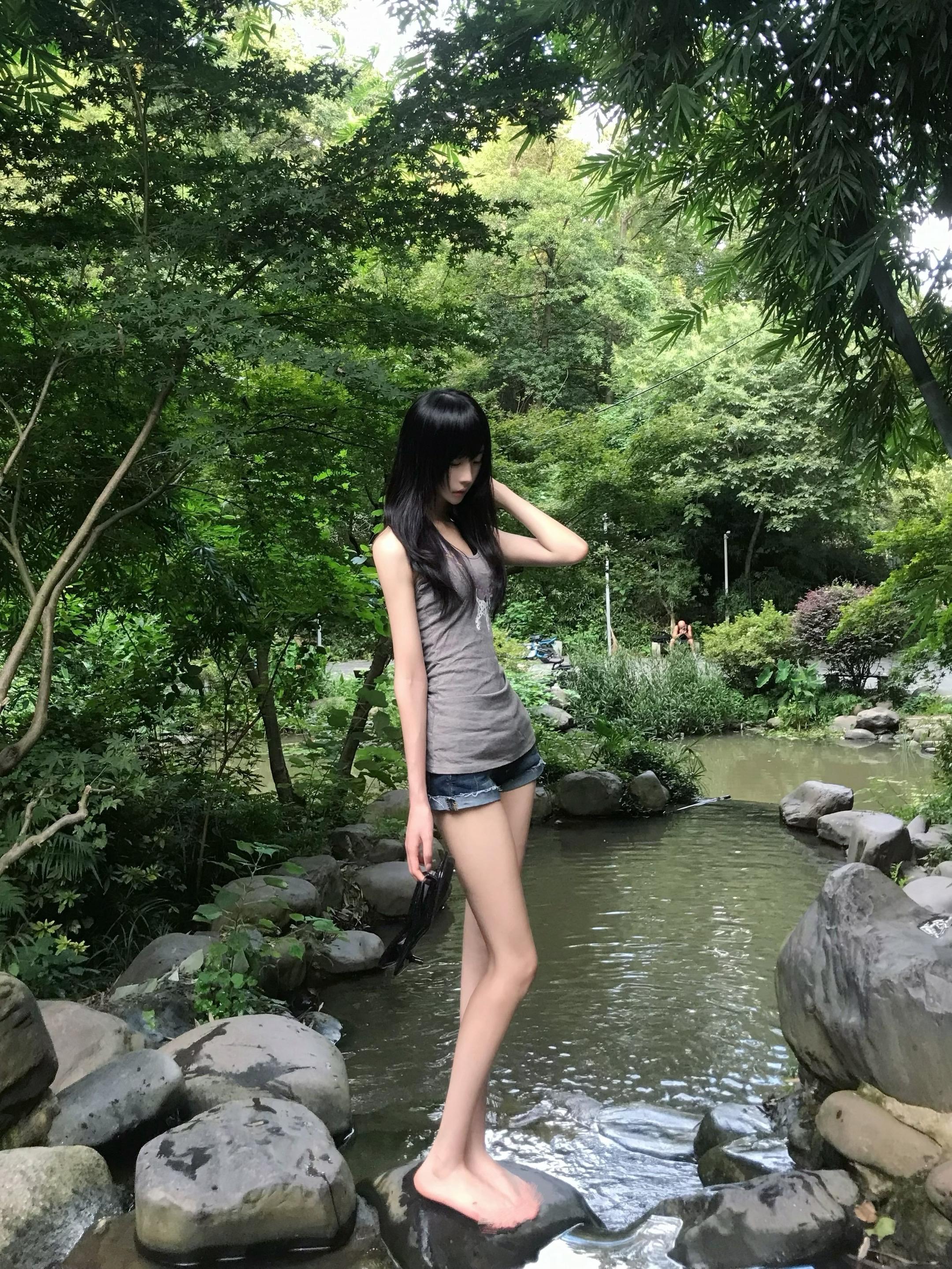 为我淋场雨 你骗我脸上是泪 我都信