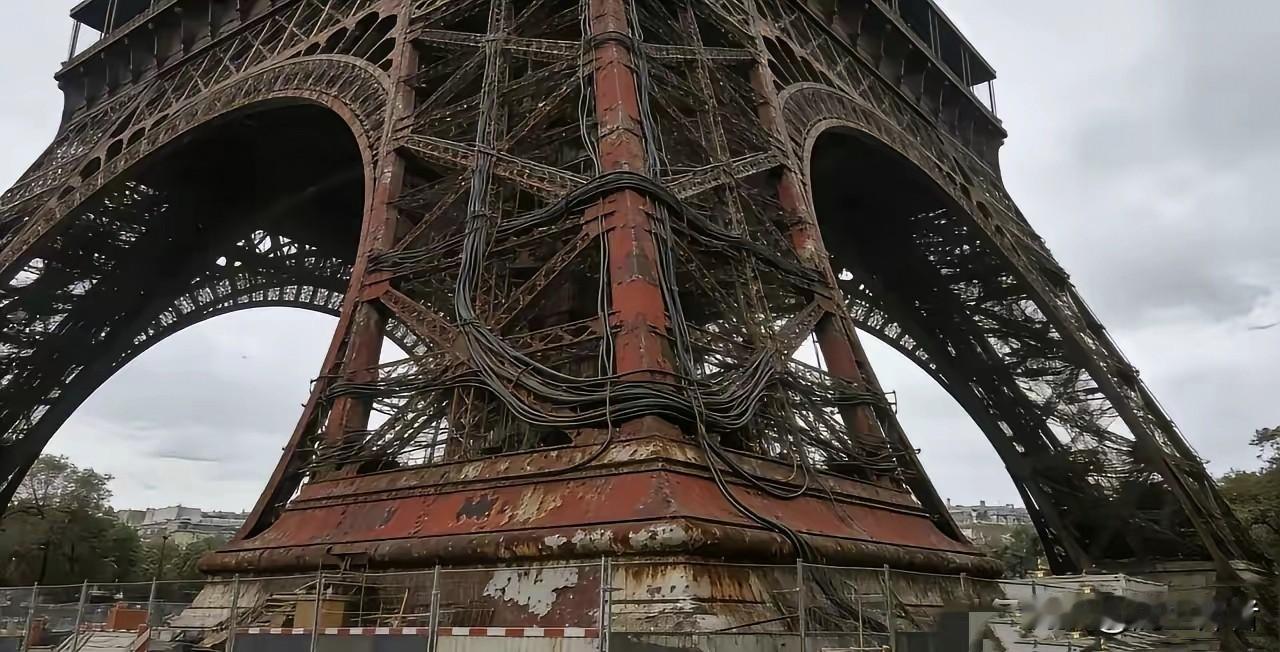 没有滤镜的埃菲尔铁塔原来是这样的。这就是好多情侣吵着闹着都要去看的法国地标性建