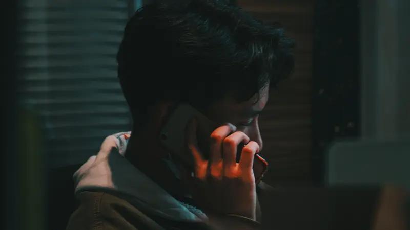 谁杀死了中国电话？我们实名裸奔，骗子却在暗处狂欢现在的人接陌生电话，基本都是秒
