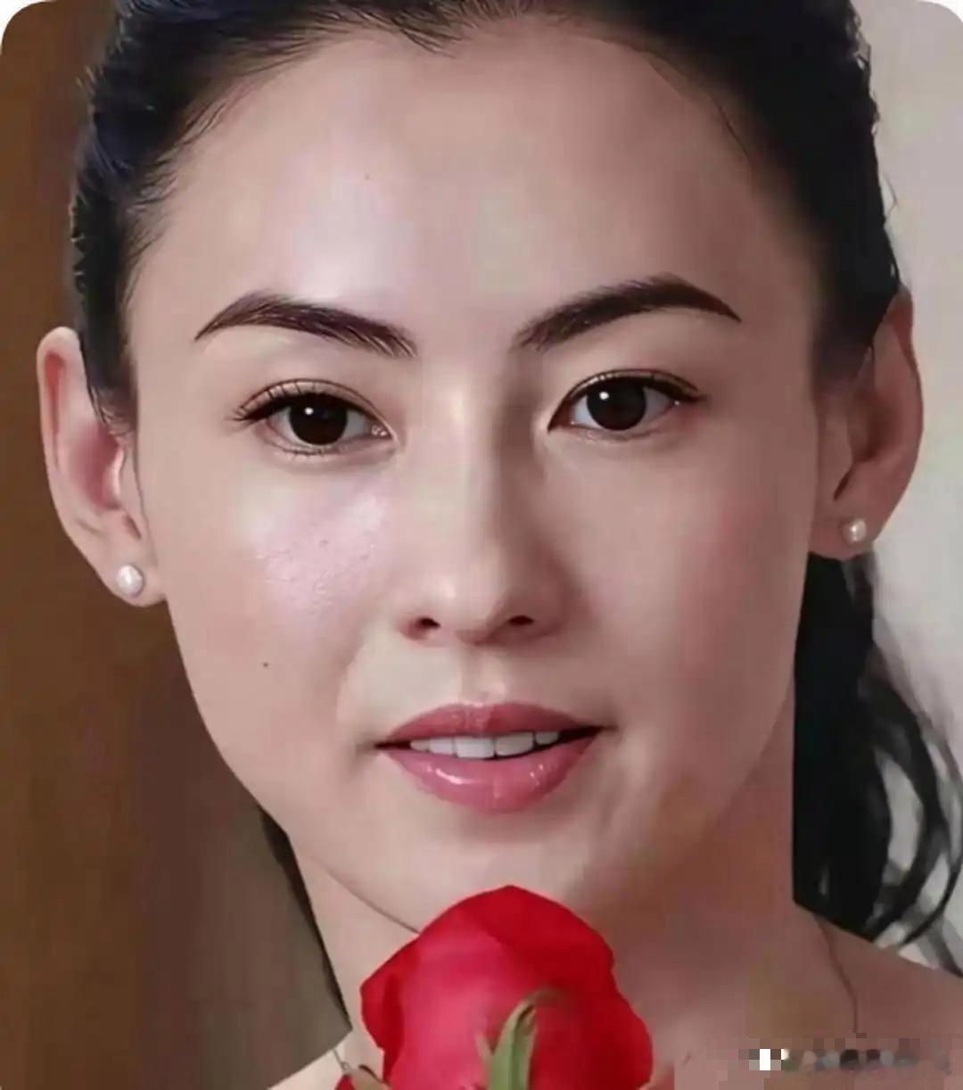 港媒爆出个大新闻，谢霆锋把一套价值3亿的豪宅过户给了张柏芝，给孩子们的