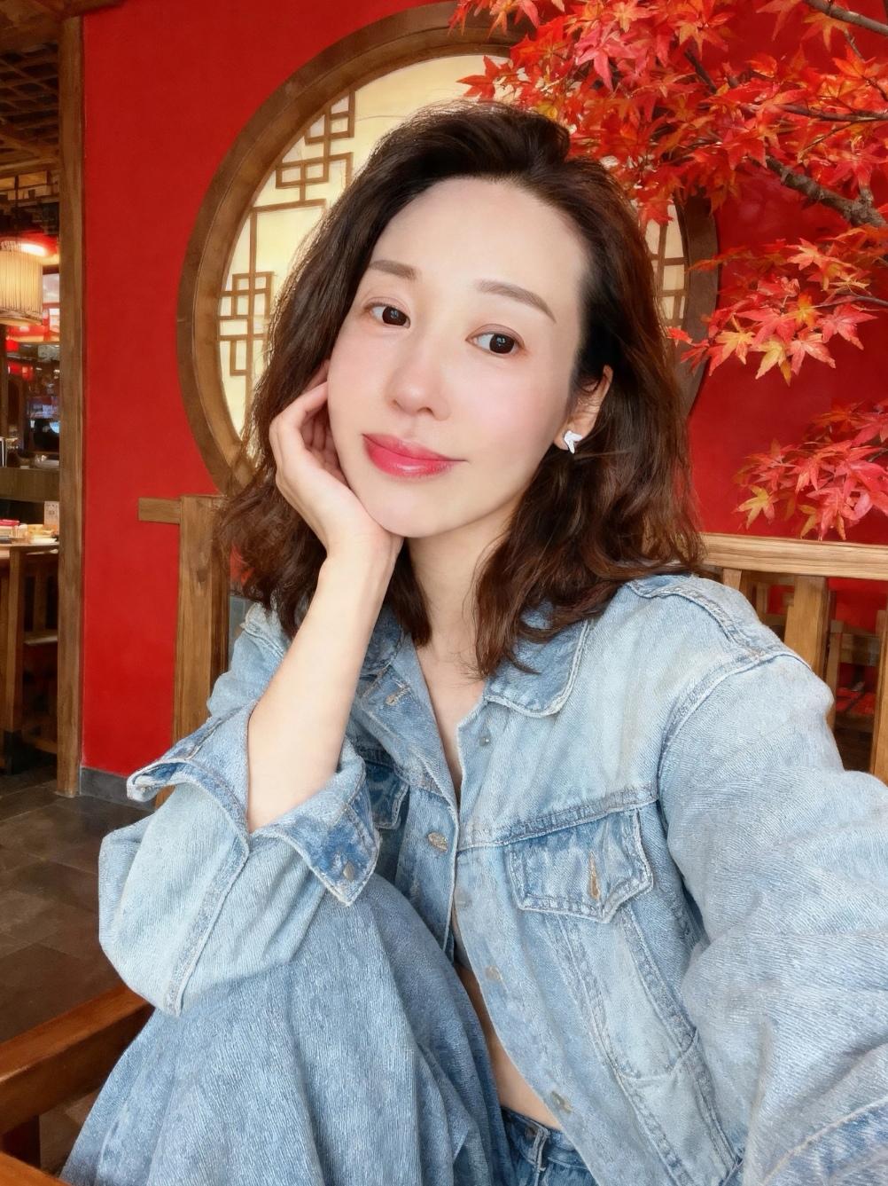 82年43岁单身离异12年今天偶遇八年未见的同事曾经朝气蓬勃满眼星光的女孩