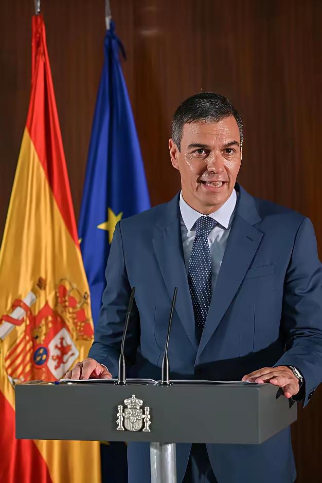 西班牙，人类首个日不落帝国，​是西方世界三级对立之一：西班牙葡萄牙体系、昂撒体系