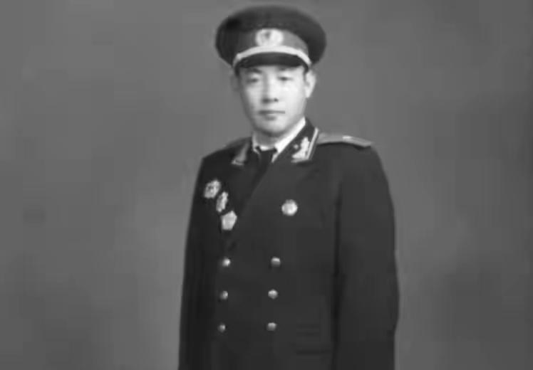 刘志丹牺牲后，他对宋任穷怒道：打碉堡还要军长上，不能拦下他？那天的黄土坡上，