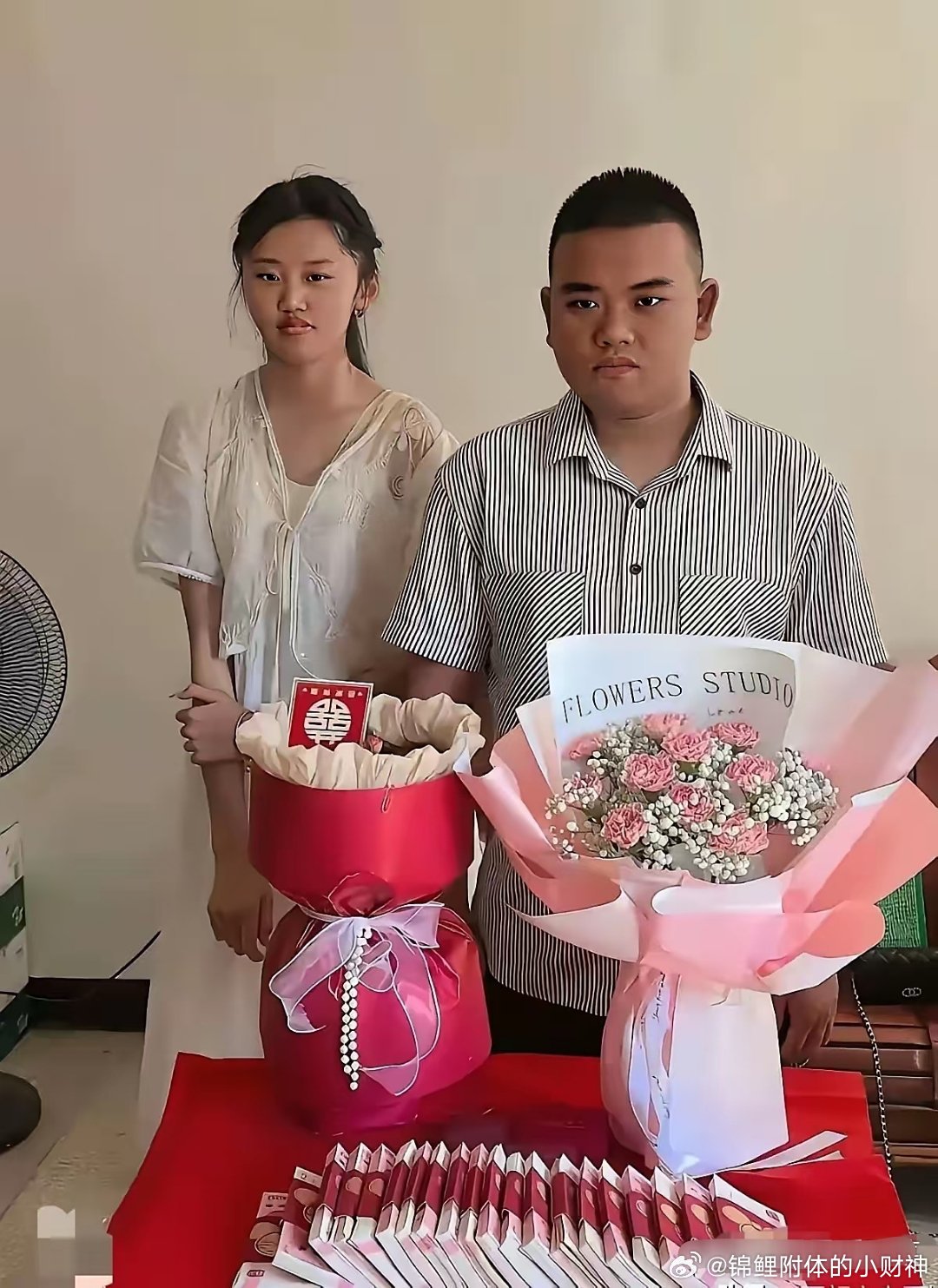 订婚这一幕，不得不说，惊呆了，这彩礼炫得我哑口无言​​​