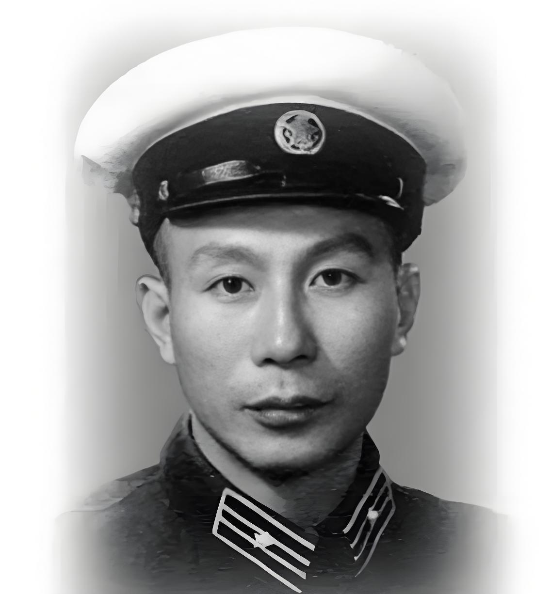 1955年，一艘仅22吨的解放军鱼雷艇突发故障，带着仅剩的一枚鱼雷艰难返航，迎面