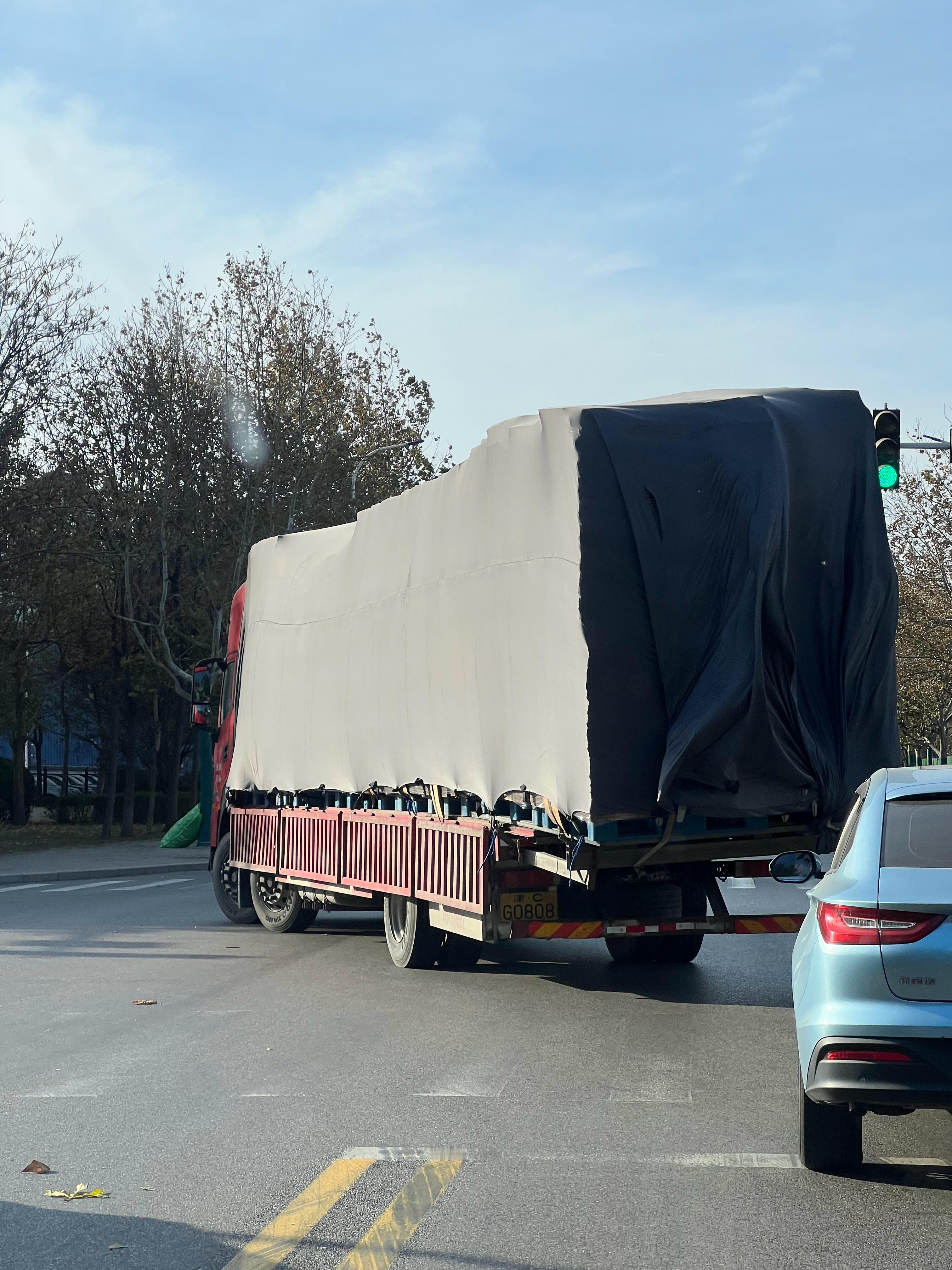 跟这个车后面都害怕