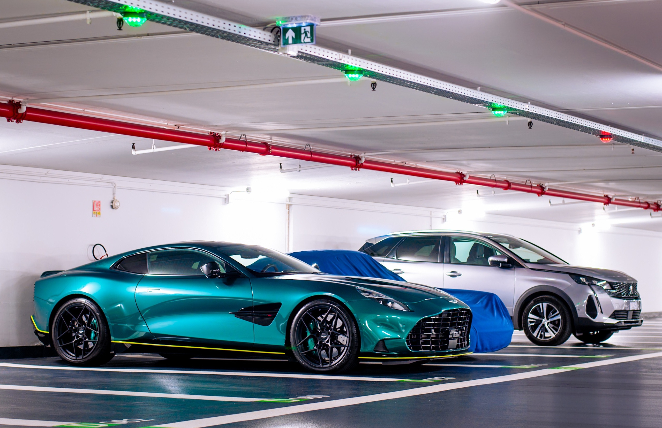 AstonMartinVanquish阿斯顿马丁vanquish阿斯顿马丁a