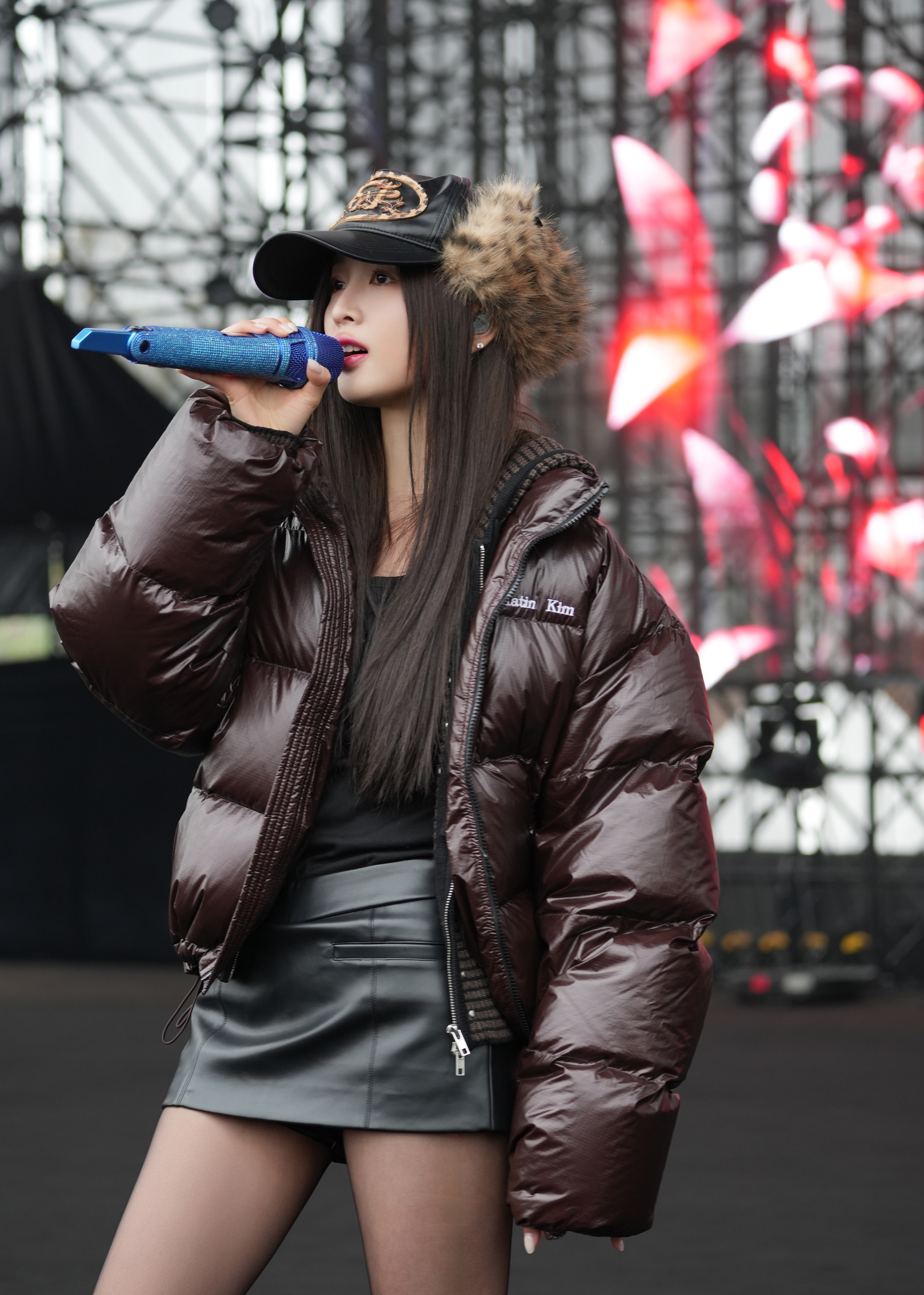 吴宣仪🦋酒城乐航音乐节，黑丝小选