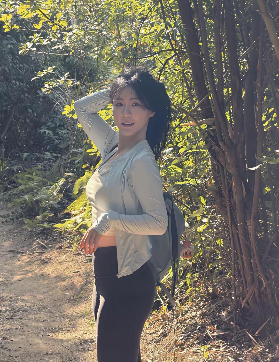 喜欢郊游爬山的都是热爱运动热爱大自然如何拍出户外氛围感美女?春日郊游日记