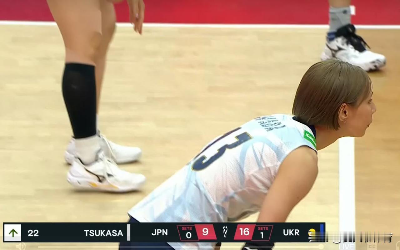 日本女排这是啥情况，是要被欧洲黑马乌克兰女排3-0横扫吗？这世锦赛真的是热闹啊，