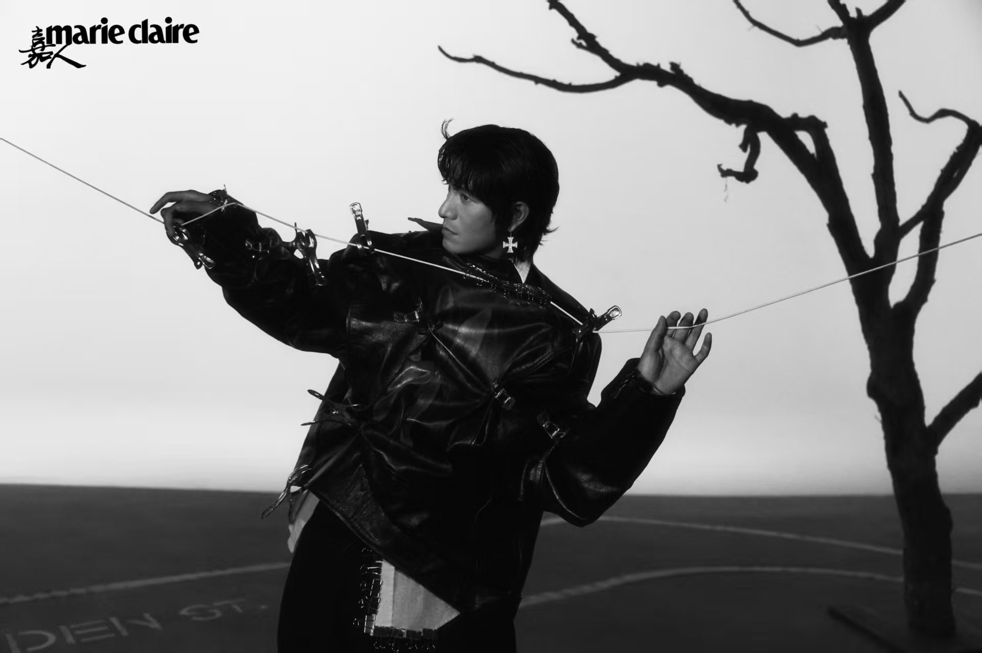 陈坤嘉人十一月刊封面📷陈坤极繁主义叠穿大片有被陈坤嘉人十一月刊封面的叠穿造型帅