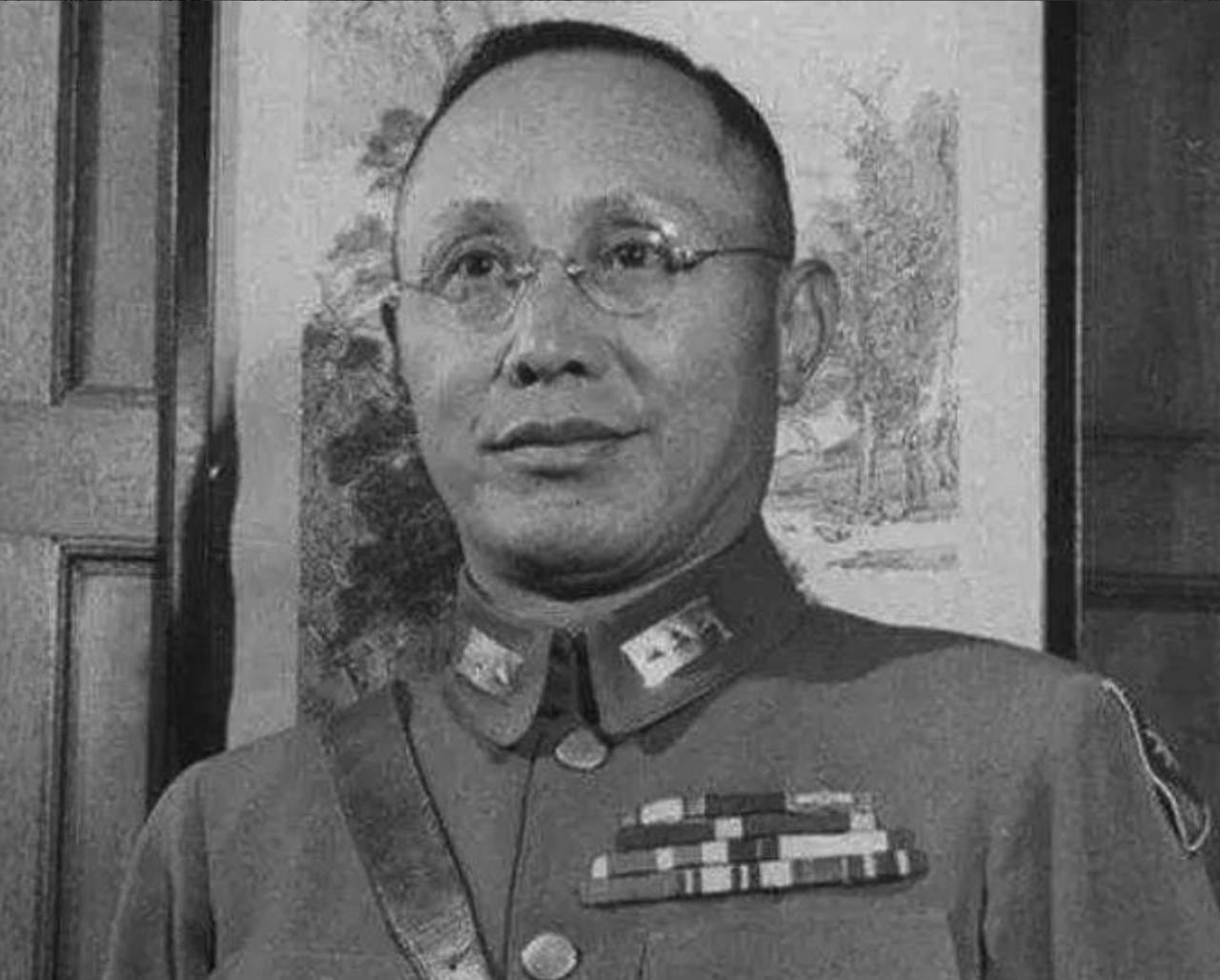 1949年，何应钦不想去台湾，却被蒋介石硬召过去。蒋介石一句
