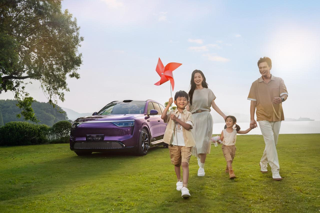 15万家庭选择问界M8的真实理由是什么？当我们发现身边的问界M8越来越多时，背