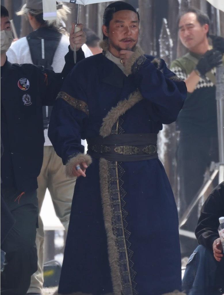 比起质疑杨幂是不是在演14岁的冯太后，我更在意的是江山大同的服化道什么时候才能汉